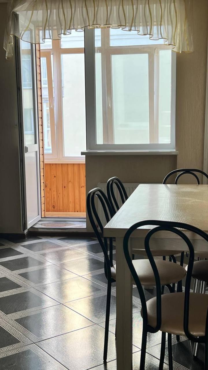 Chernigov City Apartments Na Peremohy Ngoại thất bức ảnh