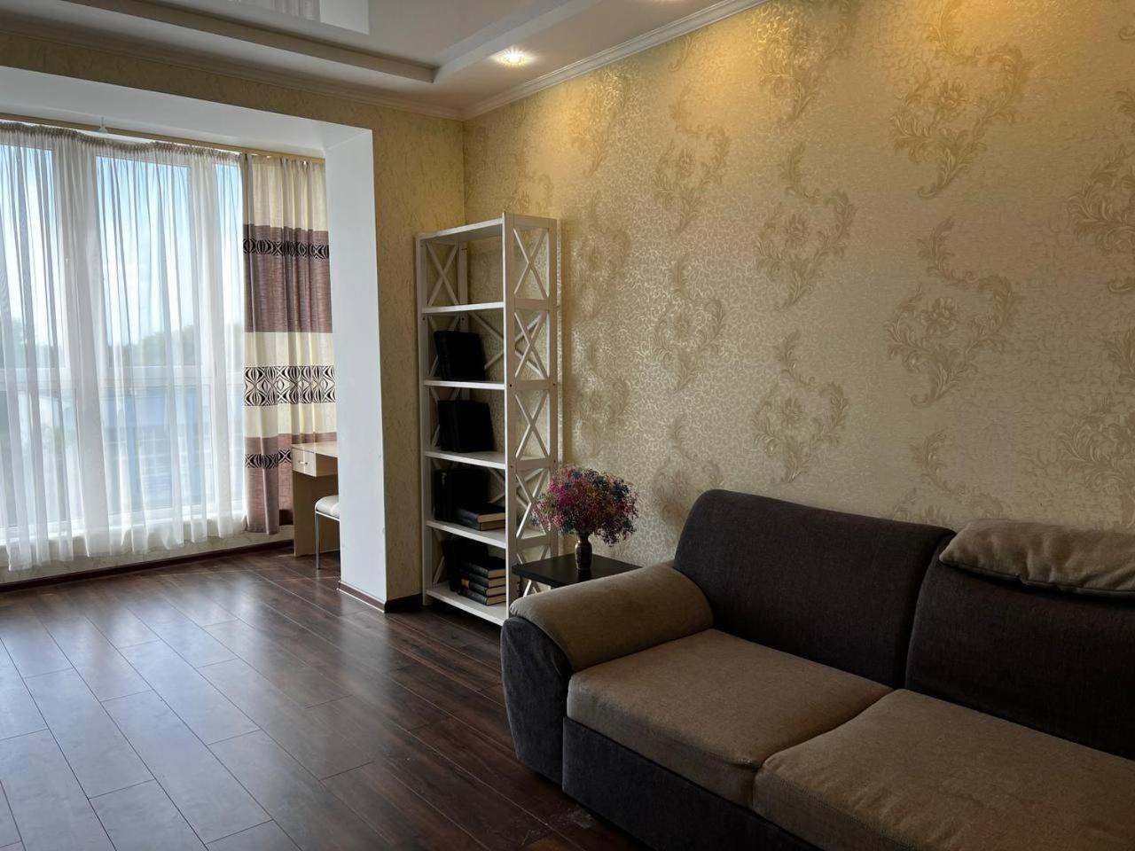 Chernigov City Apartments Na Peremohy Ngoại thất bức ảnh