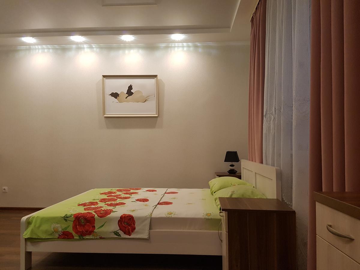 Chernigov City Apartments Na Peremohy Ngoại thất bức ảnh